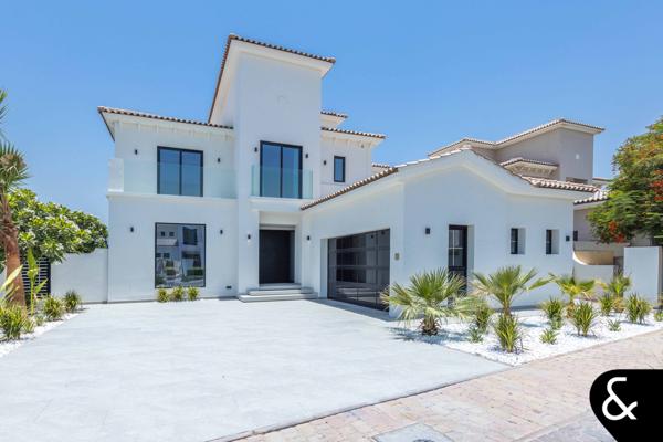 Exclusive - Completely Turnkey on Large Private Plot - Basement